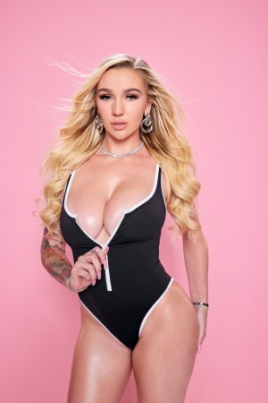 Kendra Sunderland and Gizelle Blanco lick suds, teasing each other beneath the car wash — Kendra Sunderland & Gizelle Blanco #2
